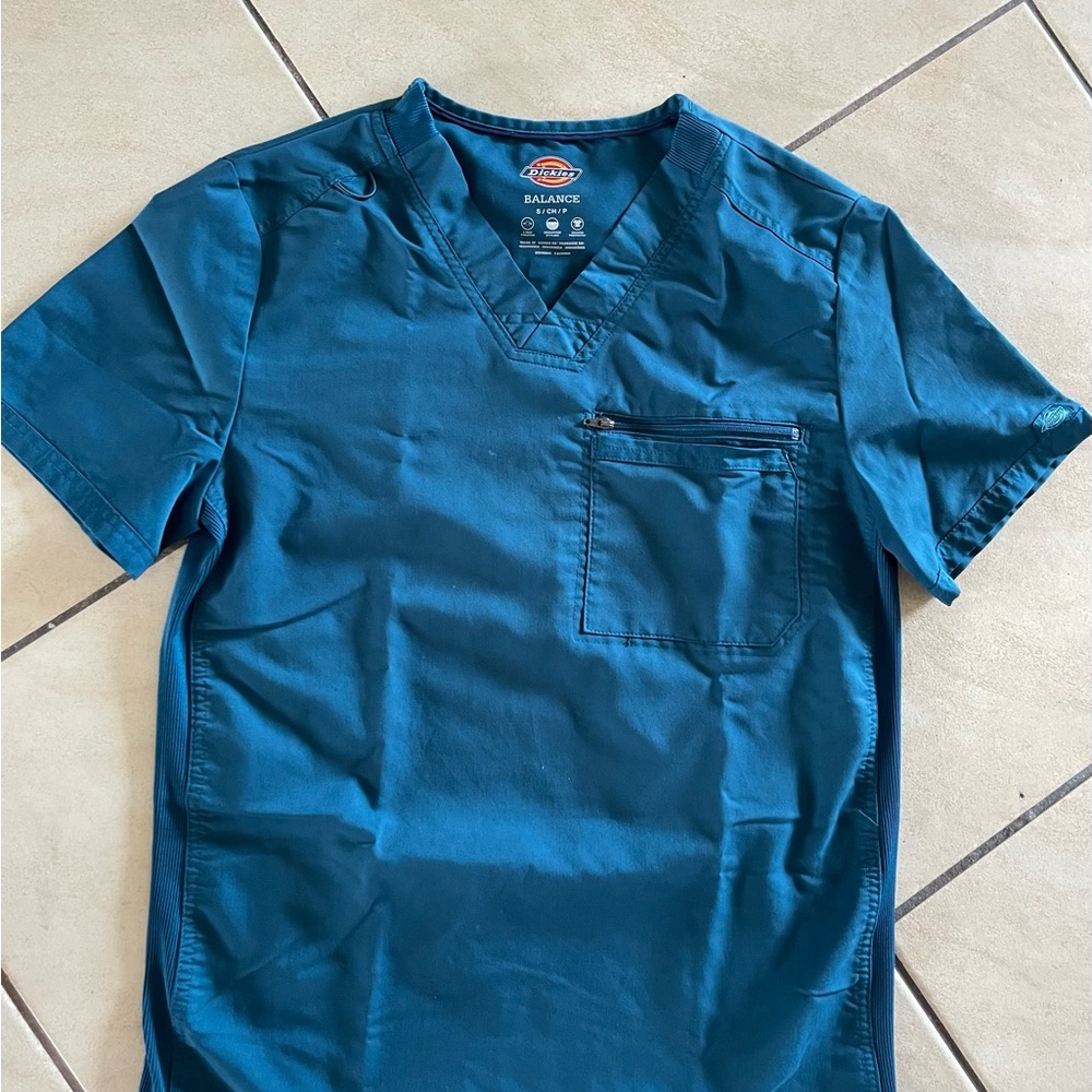 Men's Caribbean Blue Dickies Balance 1-Pocket V-Neck Scrub Top Small